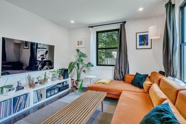 Foto del edificio - Gorgeous East Nashville home in walkable, ...