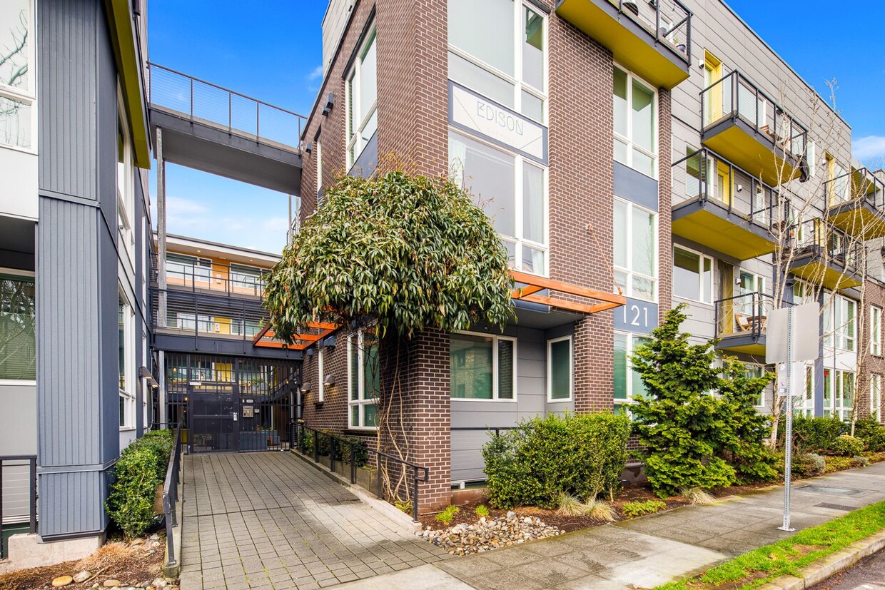 Foto principal - Capitol Hill 1 Bedroom Condo - Ground Leve...