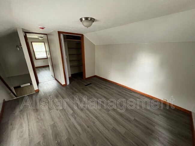Foto del edificio - 825 W Highland Ave