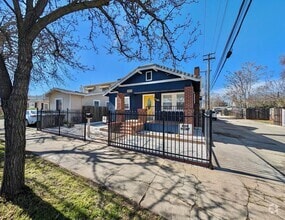 Building Photo - 2416 27th St