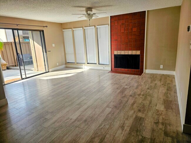 Foto del edificio - 2405 Sunny Ln