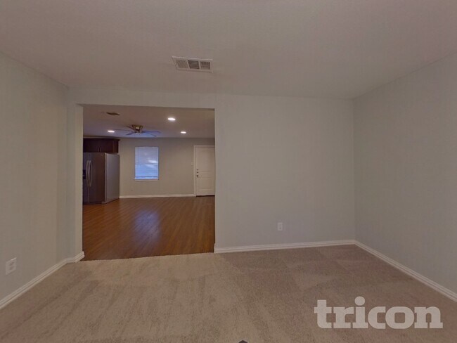 Foto del edificio - 126 Tharp St