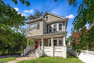 Building Photo - 20 Howe Ave
