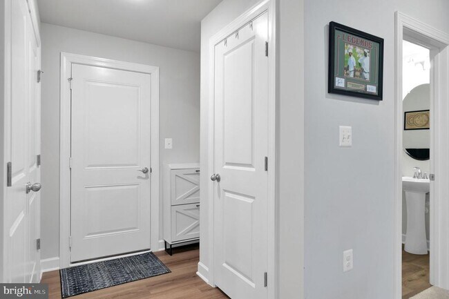 Foto del edificio - 7203 Mountaineer Dr