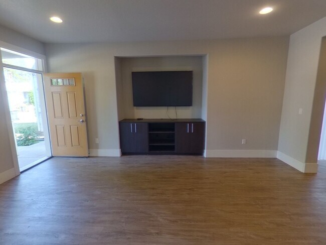 Foto del edificio - 325 NW 21st St