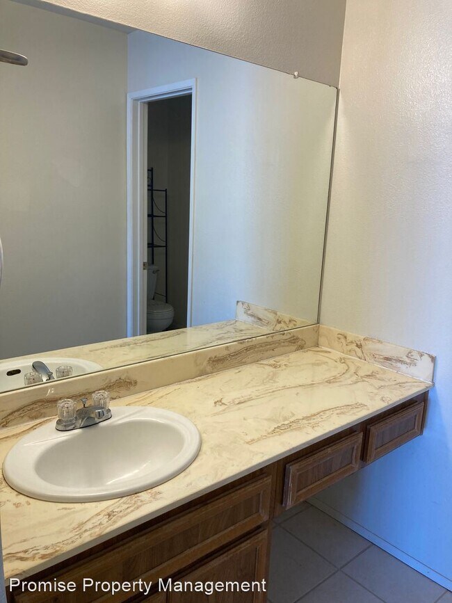 Building Photo - 3 br, 2 bath House - 274 Riverview Way