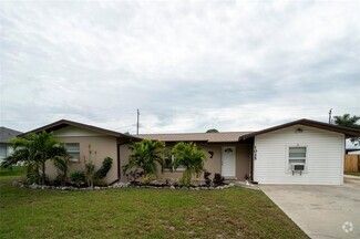 Building Photo - 1025 Falcon Rd