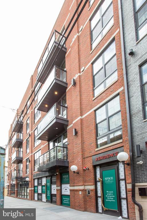 Building Photo - 1232 N Front St