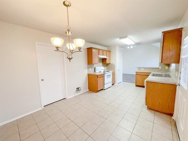 Foto del edificio - 4714 Lonestone Cir