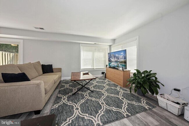 Foto del edificio - 5707 Thunder Hill Rd