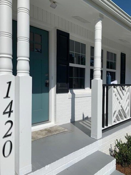 Building Photo - 1420 Central Dr