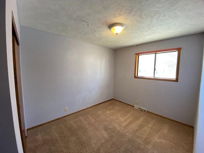 Photo - Beautiful 3 Bedroom Split entry in Gretna House
