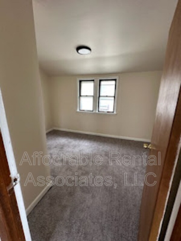 Building Photo - 2432 S 35th St