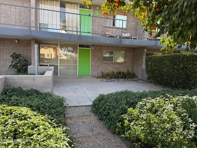 Foto del edificio - 7601 E 2nd St