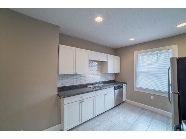 Foto del edificio - 4070 Broadway St