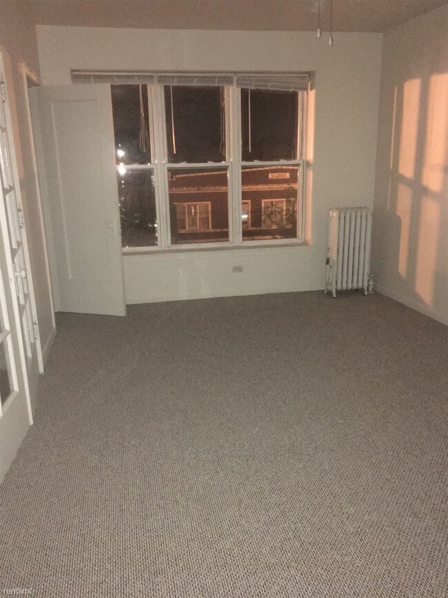 Foto del edificio - 3959 W Irving Park Rd