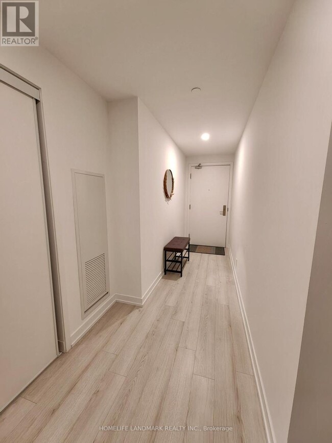 Building Photo - 33 Helendale Ave