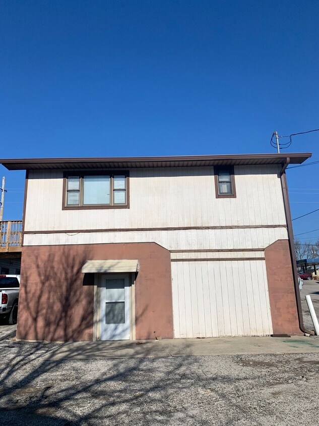 Foto principal - 5585- 5597 West State Road 46