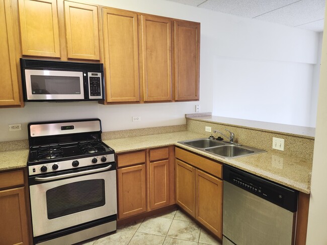 Building Photo - 6420 Double Eagle Dr