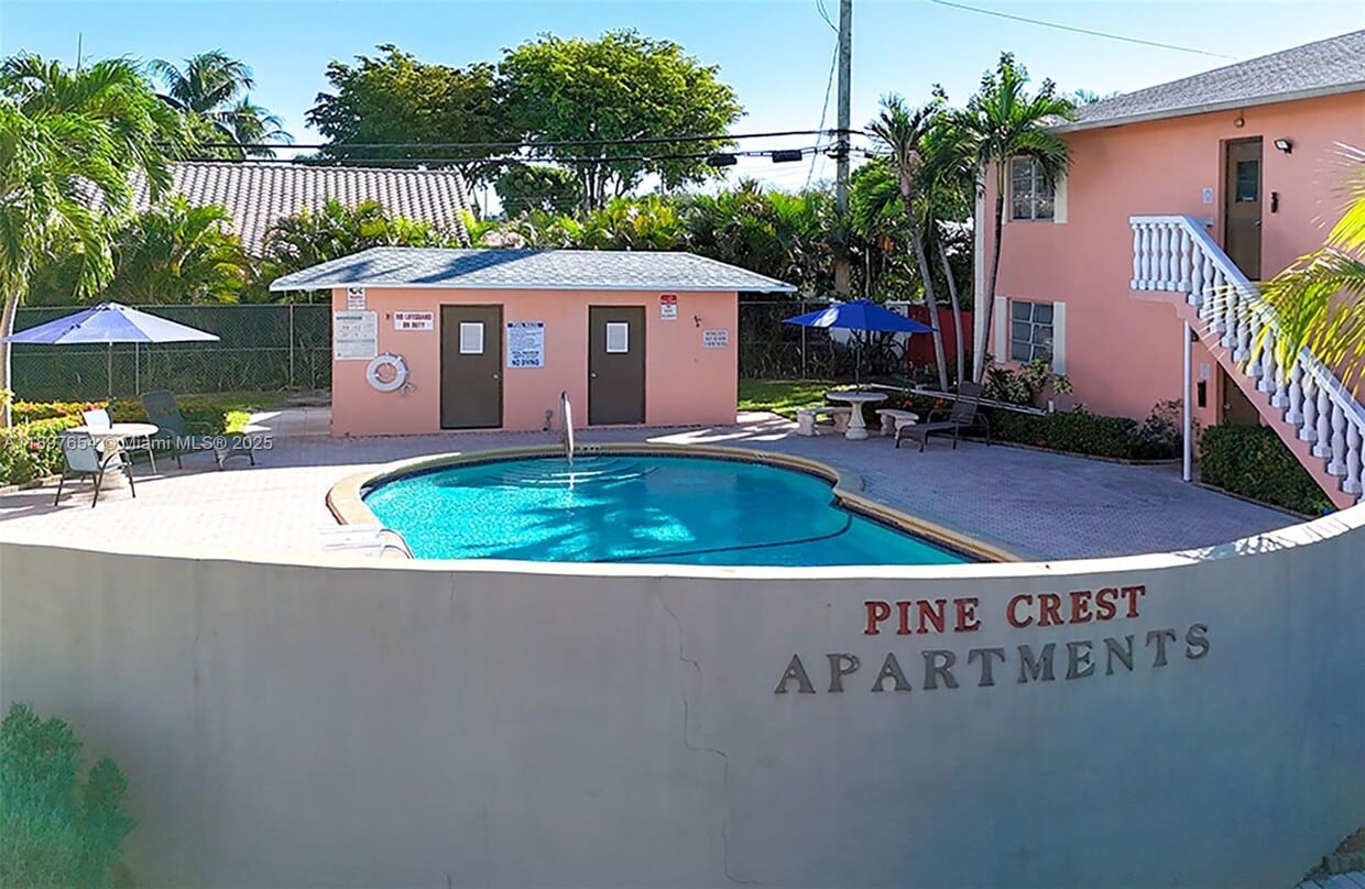 Foto principal - 5990 NE 18th Ave