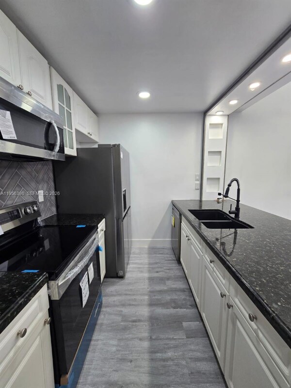 Building Photo - 1120 Parkside Green Dr