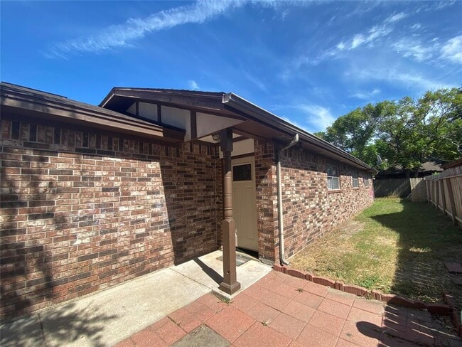 Building Photo - 25 Tradewinds Dr