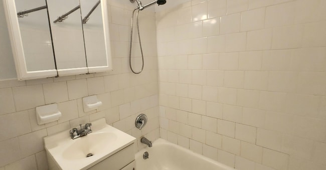Building Photo - 3-6 E 91st St