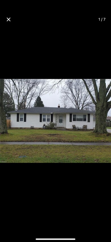 Primary Photo - 963 Roberts St