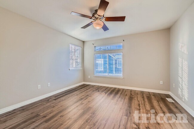 Foto del edificio - 13295 Holly St