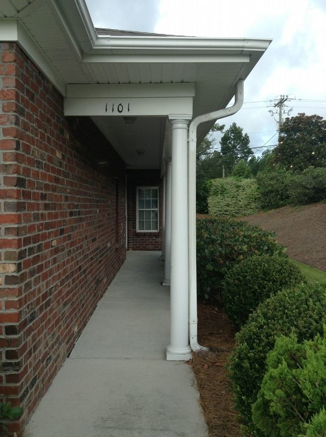 Building Photo - THREE OAKS AT MAGNOLIA GREENS