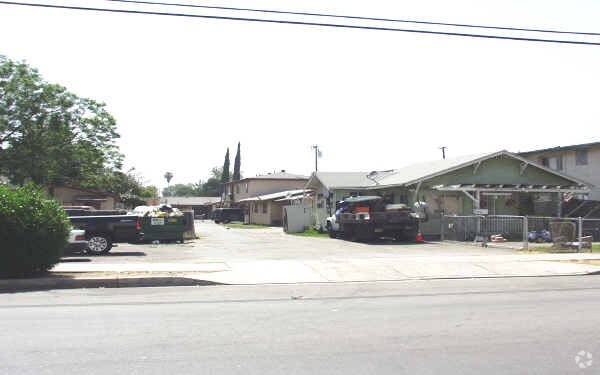 Foto principal - 4043-4045 La Rica Ave