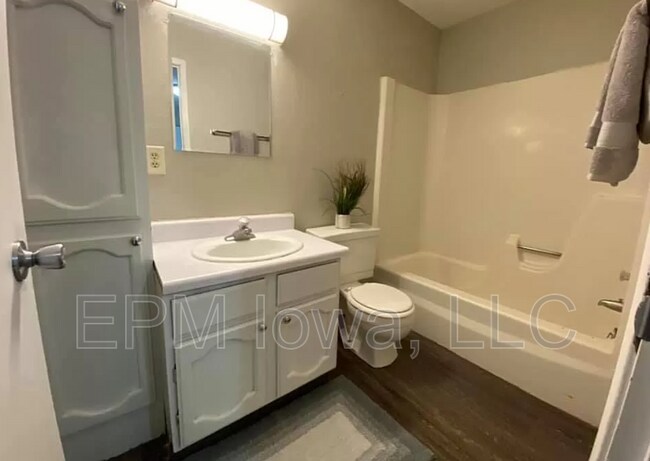 Building Photo - 130 Sherwood Ct