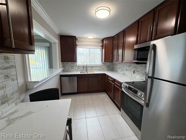 Foto del edificio - 3551 W 14 Mile Rd