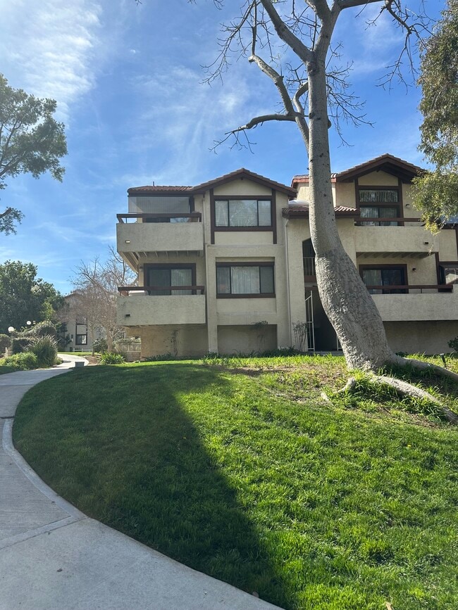 Building Photo - 18197 Sundowner Way