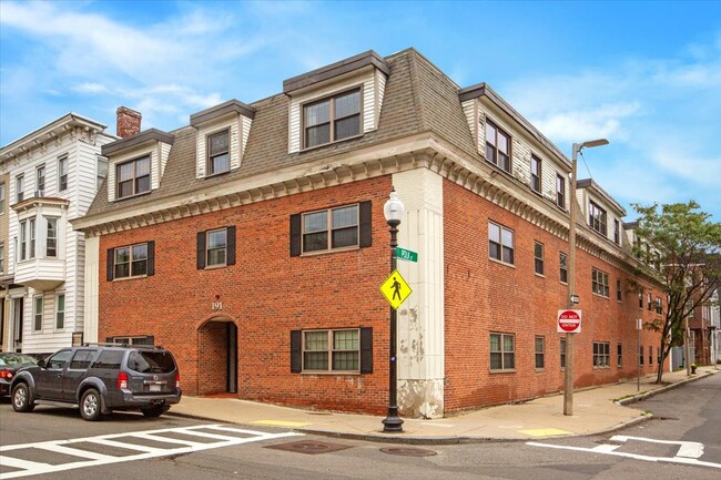 Foto del edificio - 191 Bunker Hill St