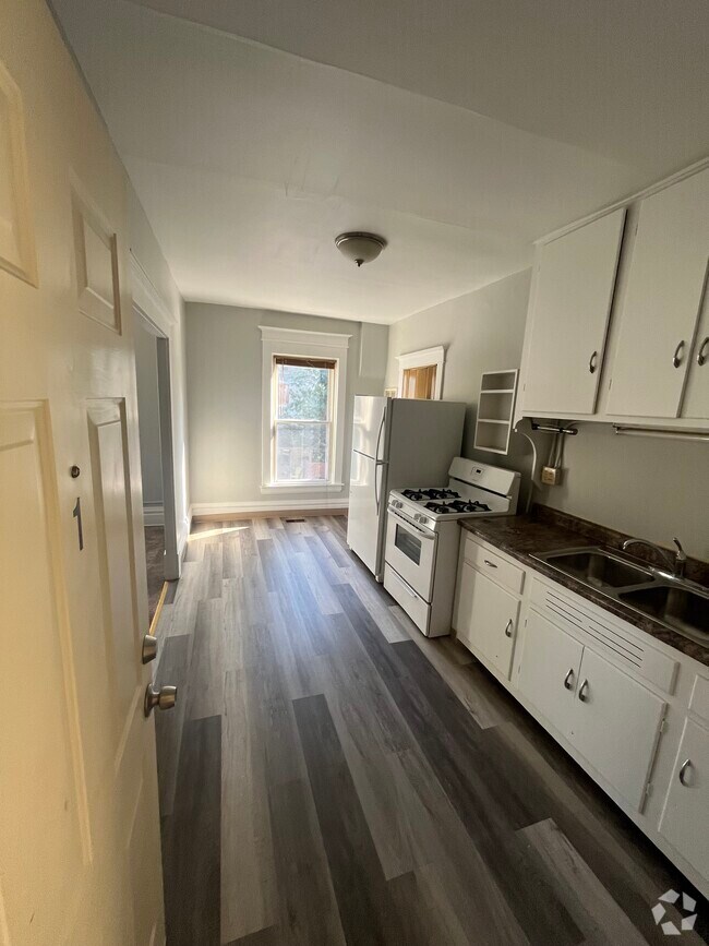 Downtown Valparaiso Apartments for Rent with a Yard Valparaiso, IN