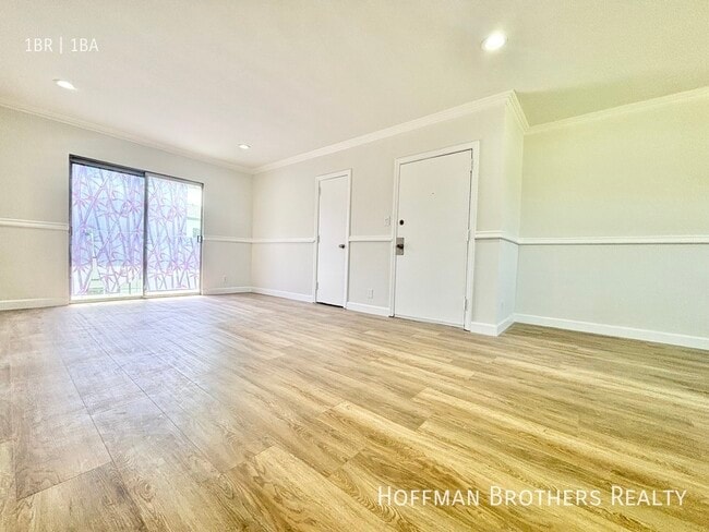 Building Photo - 6337 Whitsett Ave