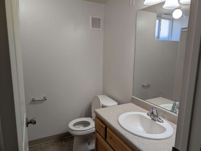 Building Photo - $500 OFF FIRST MONTH Rent 3 Bedroom Basement Apartment | All Utilities & Internet Included | Near...