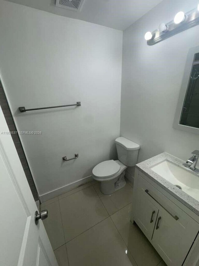 Building Photo - 5114 SW 133rd Ct Dr