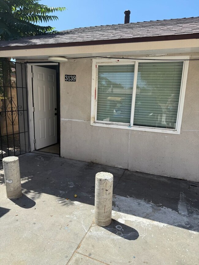 Building Photo - 3139 Merced Ave