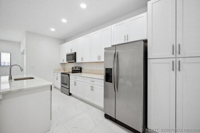 Building Photo - 1009 14th St