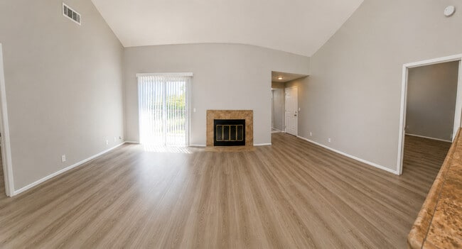 Building Photo - Tanglewood Apartments