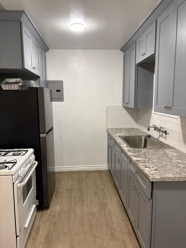 Cocina - 2938 1/2 W Via Acosta