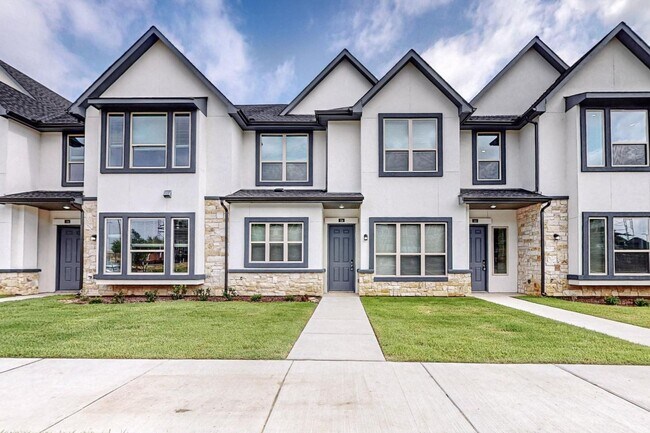 Foto del edificio - 4 Bed 3 Bath Luxurious Townhome in Frisco!