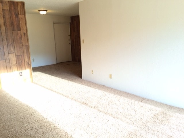 Building Photo - 1150 Golden Cir