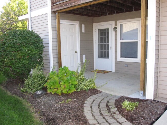 Building Photo - 1419 Millbrook Trail