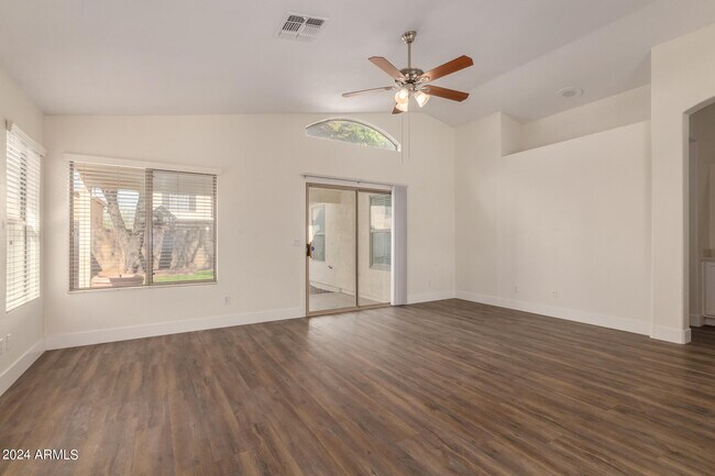 Building Photo - 432 W Calle Monte Vista