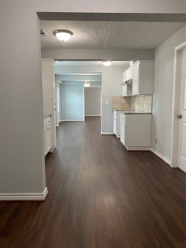 Foto del edificio - 7520 Thompson Rd