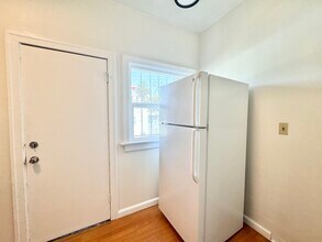 Building Photo - 1415 N Hobart Blvd