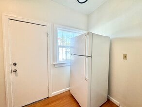 Building Photo - 1415 N Hobart Blvd